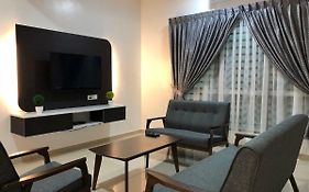 Family Homestay -Two Floors With Four Bedrooms